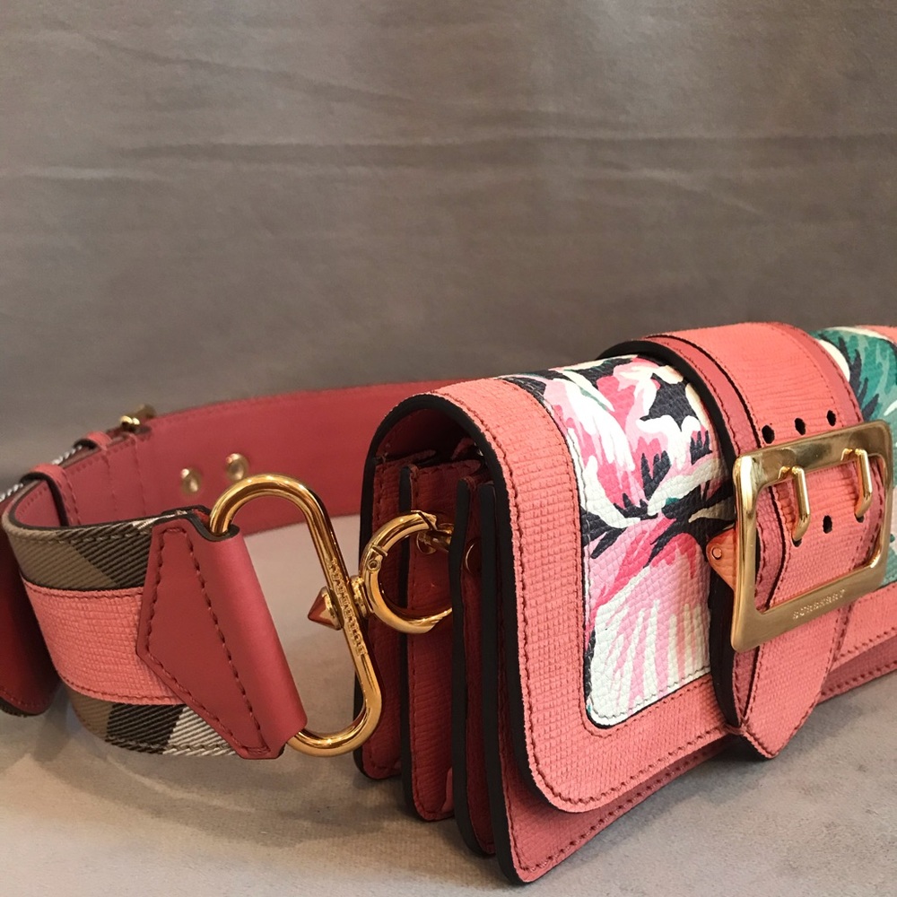 🍥SOLD🍥 Burberry Small Buckle Bag Peony Rose - Picture 4 of 11